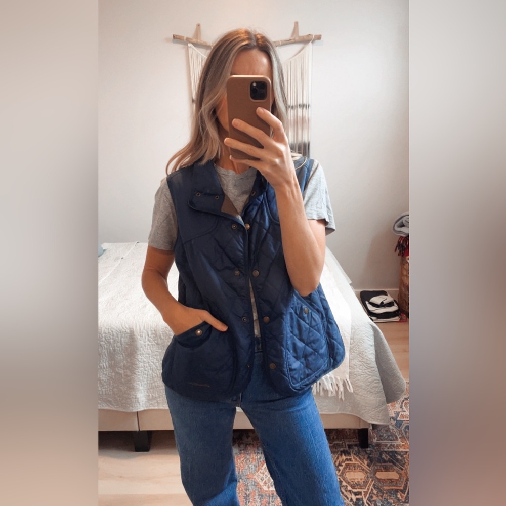 Eddie Bauer Vest — Navy Quilted, Outdoors-Inspired